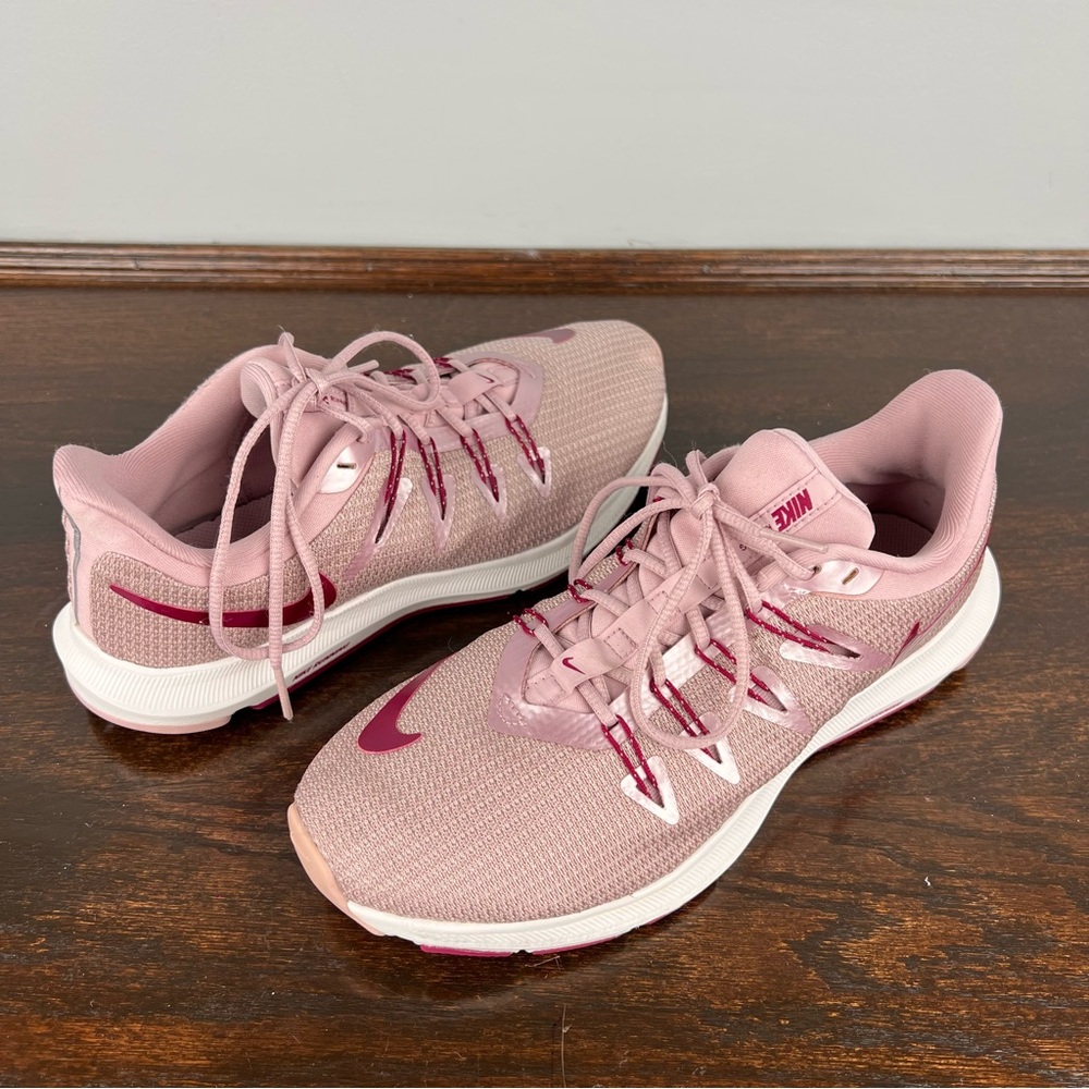 Nike Sneakers Womens Quest Lace Up Running Shoes Size 8 Blush Pink